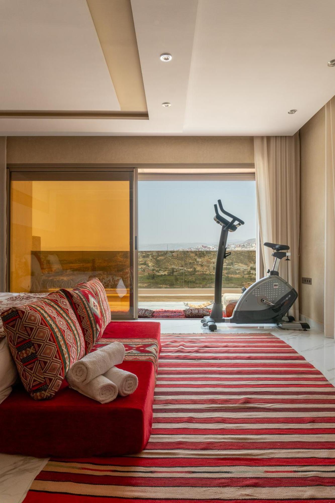 Tayyurt Surf Camp Tamraght Aourir Hostel Imi Mikki Bagian luar foto
