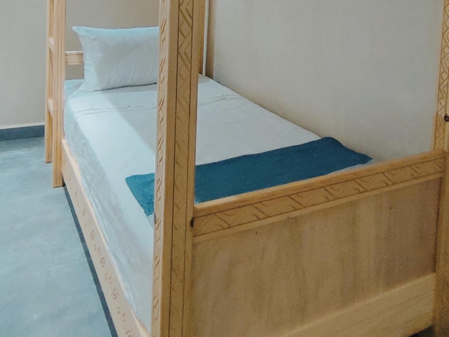 Tayyurt Surf Camp Tamraght Aourir Hostel Imi Mikki Ruang foto