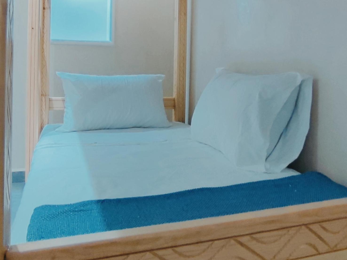 Tayyurt Surf Camp Tamraght Aourir Hostel Imi Mikki Ruang foto